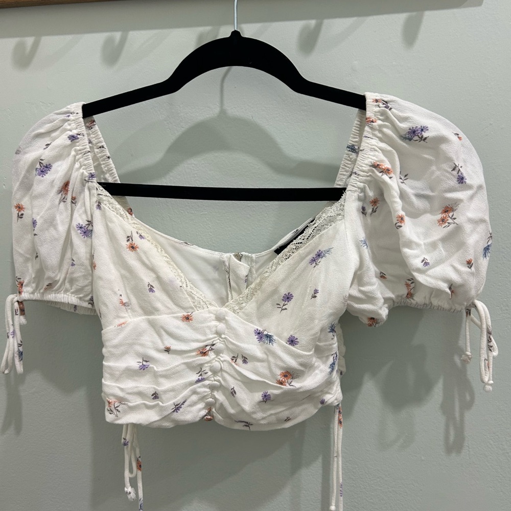 White Ruched Crop Blouse with Balloon Sleeves